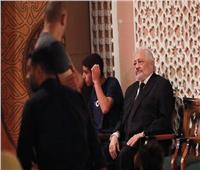 صور| نجوم الفن والإعلام يواسون خالد زكي في وفاة زوجته