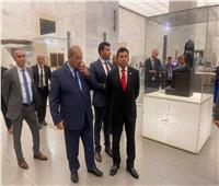 وزير الرياضة يُودع رئيس اللجنة الأولمبية الدولية بعد زيارته الرسمية لمصر