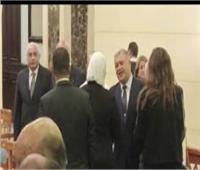 وزيرة التضامن تقدم واجب العزاء في وفاة زوجة طارق شوقي | فيديو