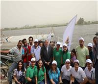 محافظ المنيا يشهد حملة تطهير نهر النيل وتنظيفه من المخلفات