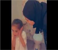فيديو.. اعتداء معلمة على طفلة داخل حضانة يثير الغضب بالبحرين