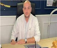 هل لمس البثور وحب الشباب يسبب الجلطات والوفاة؟ أخصائي جلدية يوضح