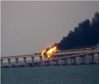 تعليق حركة المرور على جسر القرم بسبب اشتعال خزان وقود