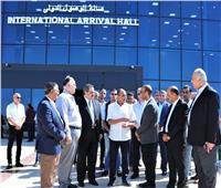 وزير الطيران يوجه بسرعة الانتهاء من أعمال التطوير بمطار سفنكس الدولي