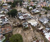ارتفاع حصيلة ضحايا الانهيارات الطينية شمال فنزويلا إلى 43 قتيلا