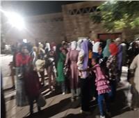 توافد مئات السائحين لحضور عرض الصوت والضوء بمعبد أبو سمبل| صور 
