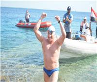 السباح العالمي لويس بوغ راعي المحيطات يصل الغردقة  