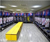 غرف خلع ملابس الزمالك تتزين بالأزرق قبل مباراة السوبر المصري «صور»