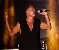 عمرو دياب يحيي حفل «مصر والإمارات قلب واحد» بأغنية «يا أنا يا لا»