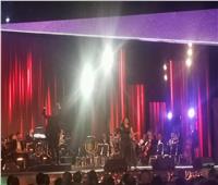 إيمان عبد الغني تبدأ حفل الموسيقى العربية بأغنية «شباكنا ستايره حرير»