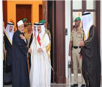 ملك البحرين يودِّع شيخ الأزهر بعد زيارة رسمية استمرَّت عدة أيام