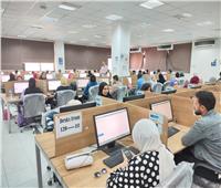 29800 طالب يؤدون اختبارات الفصل الدراسي الأول إلكترونيا بجامعة قناة السويس 