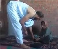 الأمن يكشف ملابسات فيديو لابن يعتدى على والدته المسنة بالضرب في الشرقية