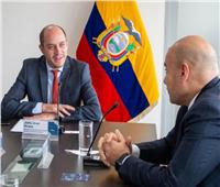 سفير مصر في كيتو يبحث سُبل تعزيز التعاون مع وزير الإنتاج والتجارة الخارجية بالإكوادور