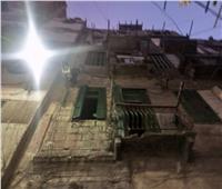 مصرع مسن إثر انهيار سقف عقار في مينا البصل بالإسكندرية| صور  