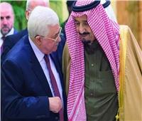 محمود عباس يهنئ الملك سلمان بفوز السعودية التاريخي على الأرجنتين بمونديال قطر