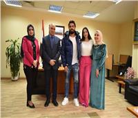 أكاديمية أخبار اليوم تستضيف الفنان إسلام جمال