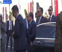 لحظة وصول الرئيس السيسي مقر افتتاح محور التعمير بالإسكندرية