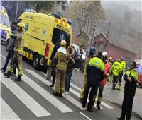 إصابة 155 شخصًا نتيجة اصطدام قطارين بالقرب من برشلونة| صور