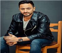 حمادة هلال يروج لأغنيته الجديدة «احنا الحياة»| فيديو