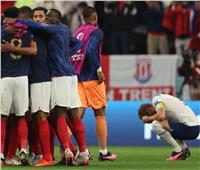 لاعبو فرنسا يحتفلون مع الجماهير بالتأهل لنصف نهائي مونديال 2022| شاهد