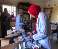 جامعة المنيا: توقيع الكشف الطبي على 560 حالة مرضية من أهالي قرية كوم اللوفي