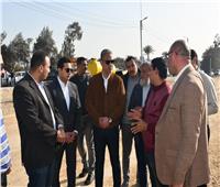 محافظ الفيوم يتفقد أعمال تطوير طريق «القاهرة- الفيوم» بمنطقة كوم أوشيم 