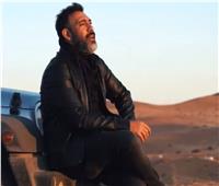 «يا دنيا قاسية بتغير».. عمرو مصطفى يطرح أغنية «يا دايرة»| فيديو