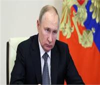 محلل سياسي: الغرب يحاول الضغط اقتصاديًا على روسيا لإنهاء الحرب