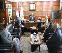 وزير القوى العاملة يلتقي القنصل العام المصري الجديد بدولة الكويت 