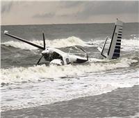 مقتل شخص في تحطم طائرة صغيرة على شاطئ بكاليفورنيا