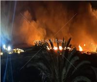 الدفع بـ12 سيارة إطفاء للسيطرة على حريق هائل داخل مخزن أنابيب بالعبور | صور 