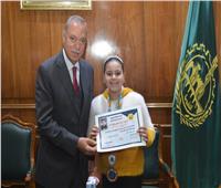 محافظ القليوبية يكرم الفائزين من الطلبة والطالبات في المسابقات الرياضية والثقافية