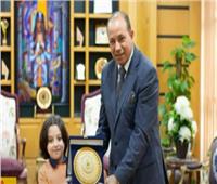 رئيس جامعة المنصورة يكشف تفاصيل تكريم الطفل المعجزة