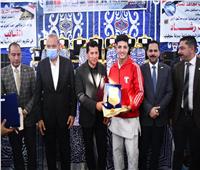وزير الرياضة يكرّم أبطال مركز شباب بيجام الفائزين ببطولة العالم للكاراتيه