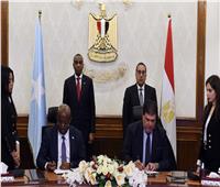رئيسا وزراء مصر والصومال يشهدان توقيع مذكرة تفاهم بمجال الإعلام بين البلدين