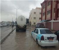 تسببت في حدوث كثافات مرورية.. الأمطار تضرب محافظة المنيا 