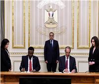 رئيس الوزراء يشهد توقيع مذكرة تفاهم للتعاون بين حكومتي مصر والصومال   