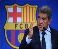 رئيس نادي برشلونة عن تشافي: أنقذ النادي من الخراب المالي