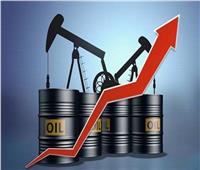 أسعار النفط تسجل مكاسب أسبوعية بأكثر من 8%