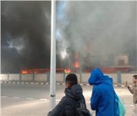 حريق ضخم بمصنع ملابس في السويس| فيديو