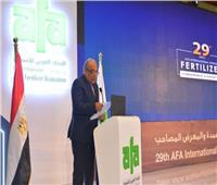 وزير قطاع الأعمال: الأسمدة في المركز الثاني للصادرات المصرية بـ2.7 مليار دولار