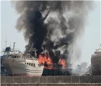 تفحم مركب صيد في حريق هائل بالسويس