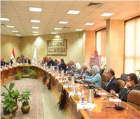 «المنشاوي» يترأس الاجتماع الأول لمجلس جامعة أسيوط