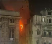 حريق أعلى عقار في ميدان المنشية بالإسكندرية.. ورئيس الحي: لا إصابات| صور