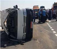 إصابة 6 أشخاص في انقلاب سيارة ميكروباص بالطريق الصحراوي بأسوان