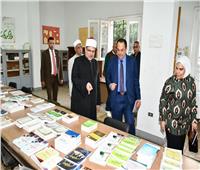  وزير الأوقاف وسفير الكويت بالقاهرة يتفقدان معرض مكتبة «أبو بكر الصديق»