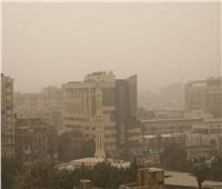 «الأرصاد»: عواصف ترابية ورمال مثارة على القاهرة وانخفاض الرؤية| صور