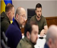 زيلينسكي يجتمع مع قادته العسكريين ويصدر قرارًا بشأن «أرتيوموفسك»