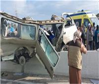 إصابة 10 أشخاص في حادث تصادم سيارتين ميكروباص وميني بأسيوط | صور